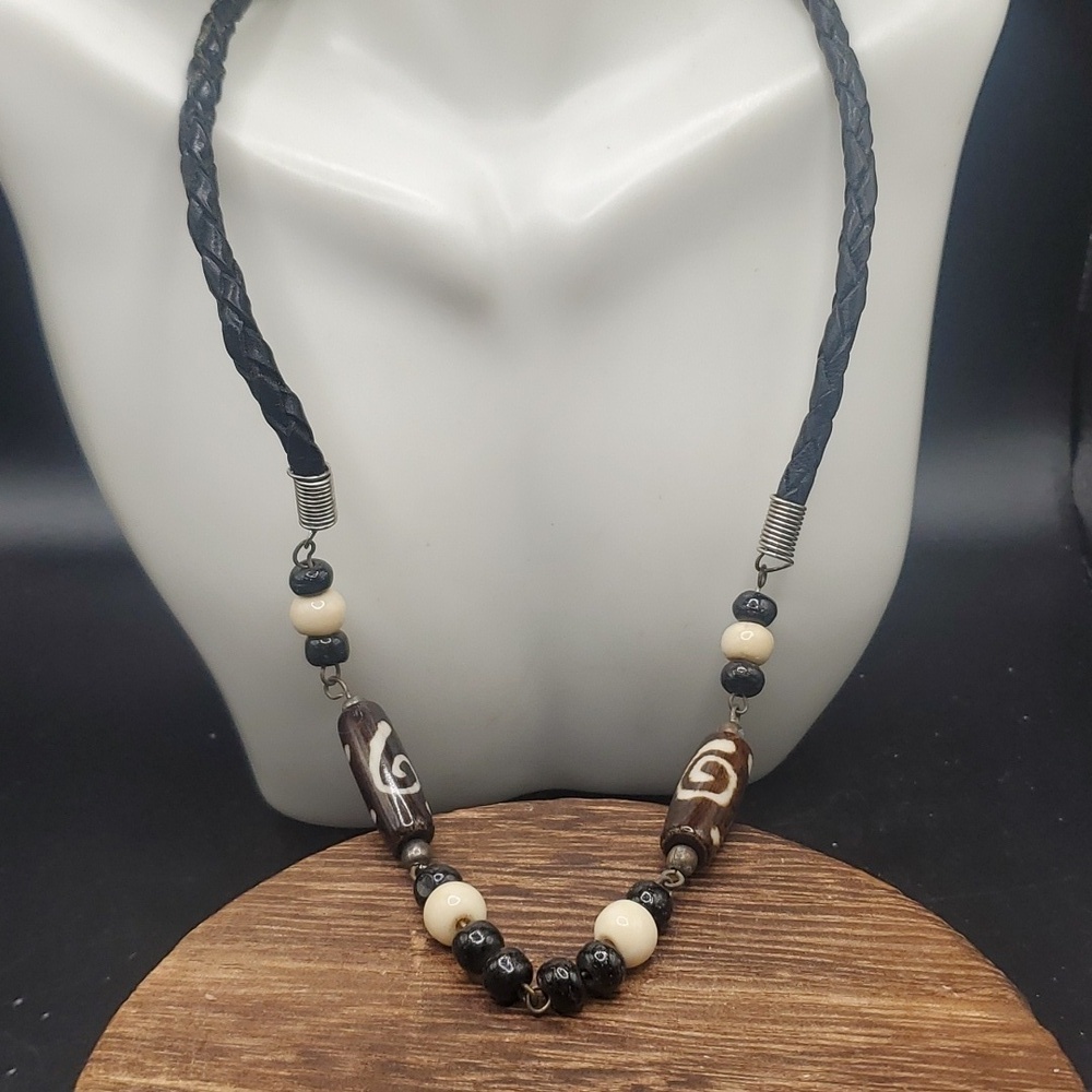N3235 natural horn engraved tiki necklace